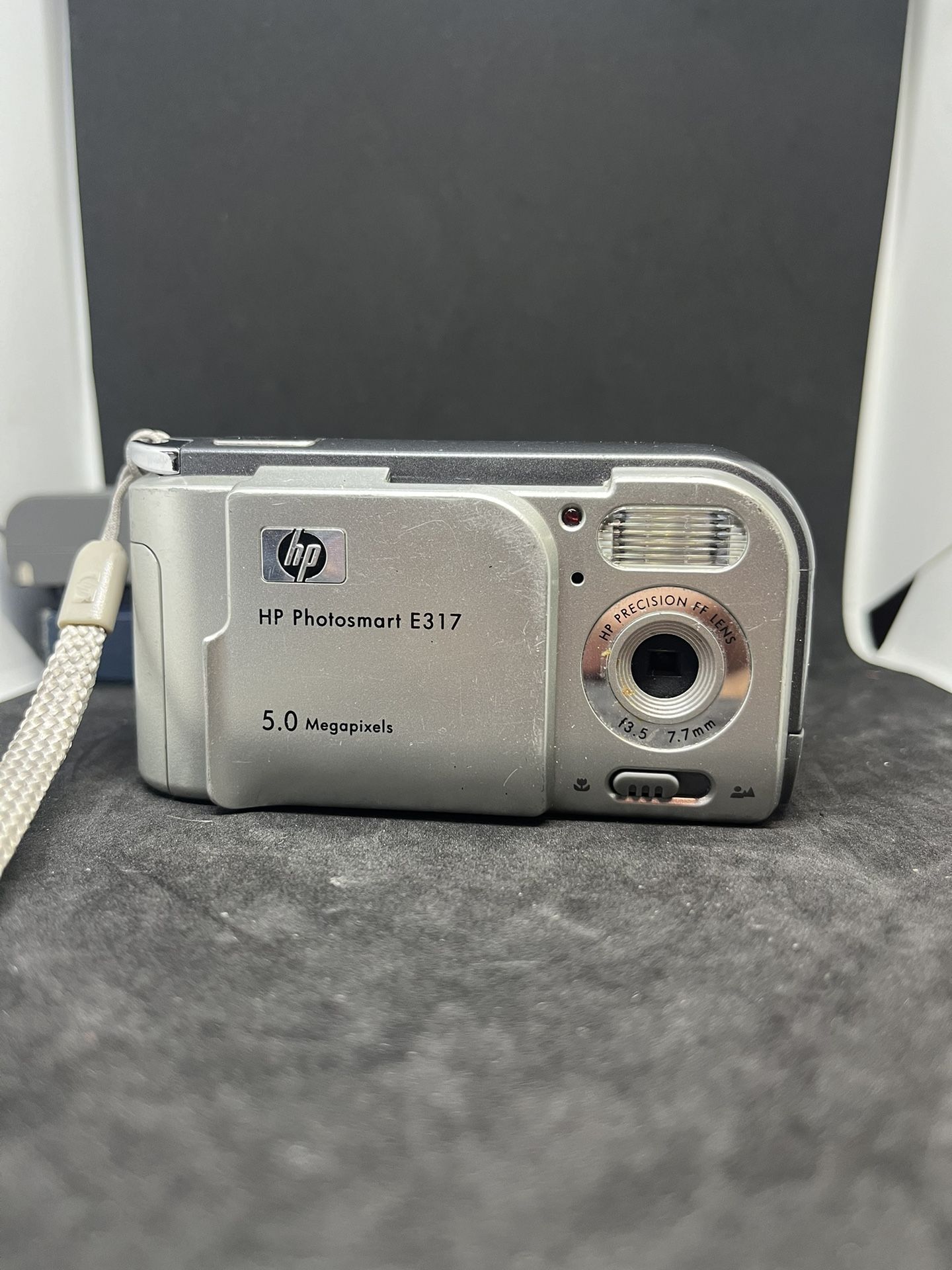 HP PhotoSmart E317 5.0MP Digital Camera - Silver Vintage