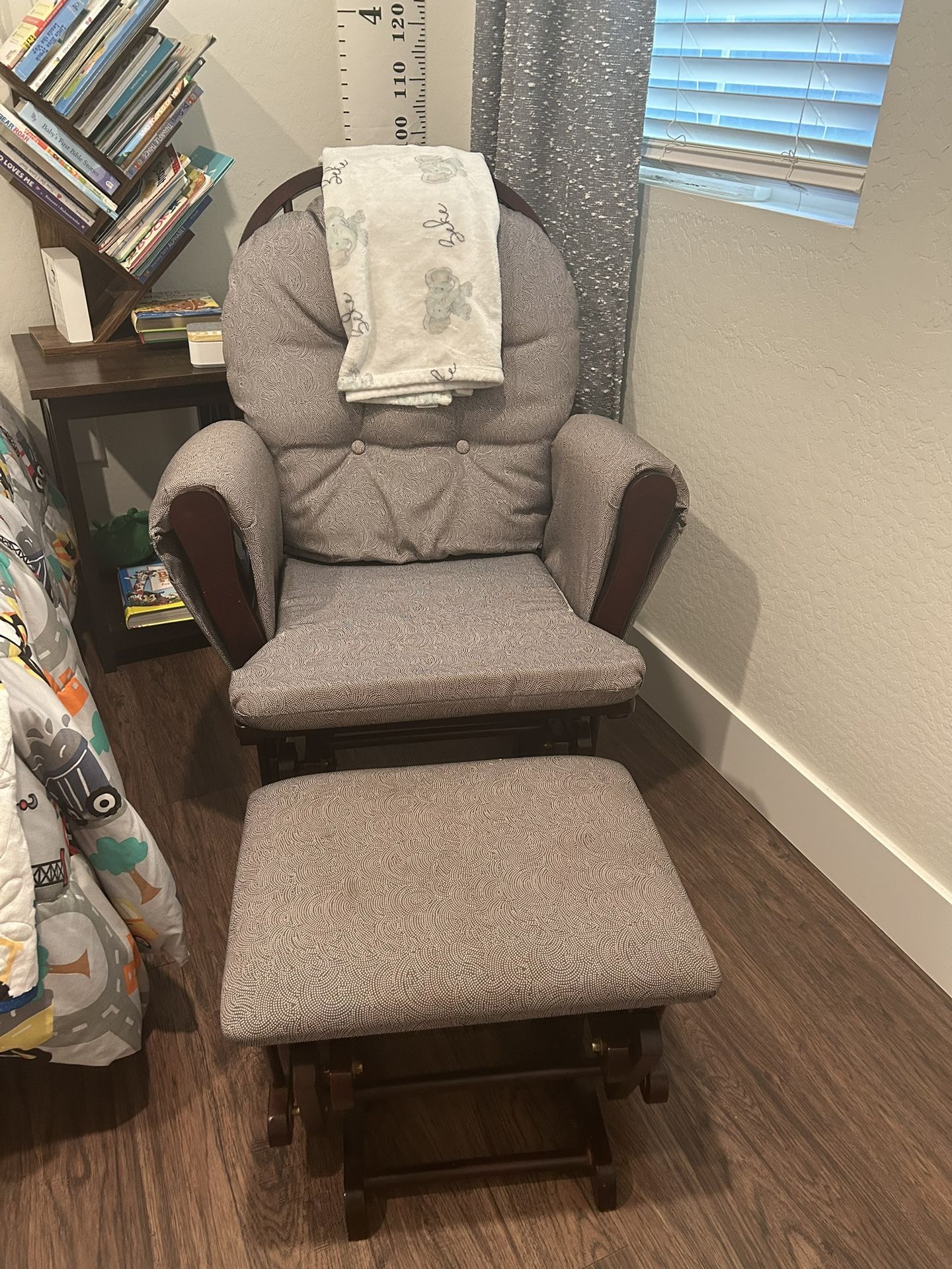 Graco Grey Rocking Chair With Foot Stool