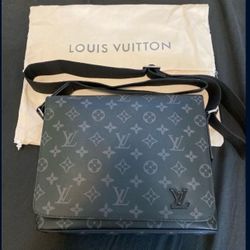 Louis Vuitton Messenger Bag