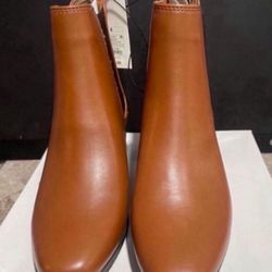Women’s Ellis Boots Size 6