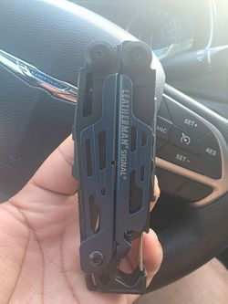 Leatherman signal