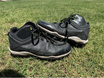 Ridell cleats