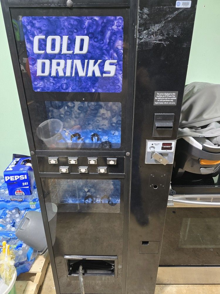 Vending Machine Dixie Narco DN 504P