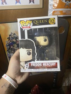 Funko Pops (queen, Guns&roses) 