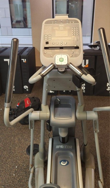 Precor Elliptical EfX