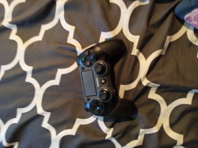 PlayStation Pro Controller (PS4/PS5)