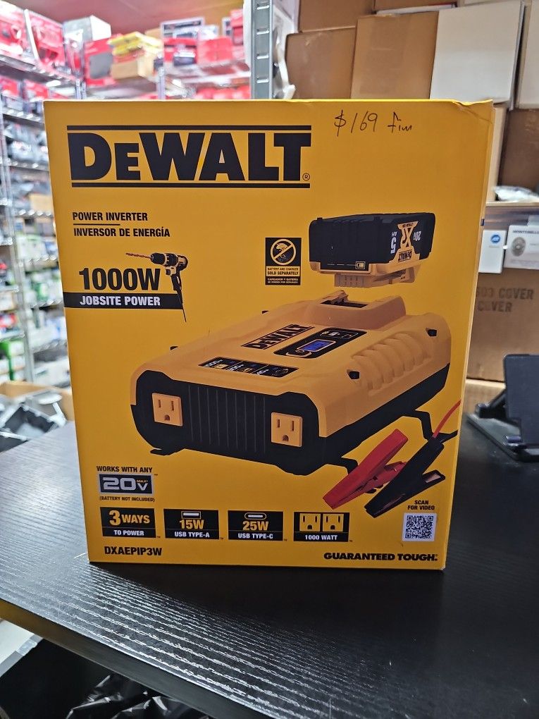 DEWALT
3-Way 1000-Watt Power Inverter Compatible with 20-Volt XR 5 AH Lithium-Ion Battery (Not Included)