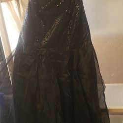 New With Tags Elegant Long Black Dress