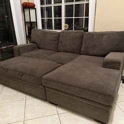 L Couch With Pull Out Bed And Storage Space