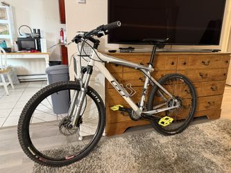 GT Avalanche Mountain Bike