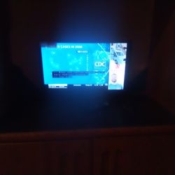 Vizio Television with remote and antenna 