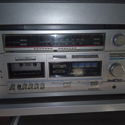 Classic Soundesign AM/FM Radio Record Player