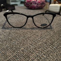 Archer & Avery Glasses