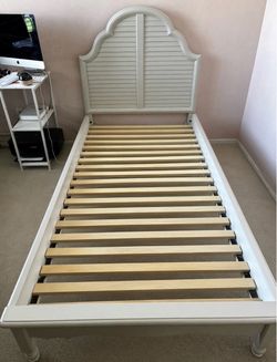 Twin bed