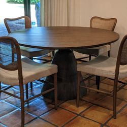 Beautiful Kitchen Table And 4 Chairs