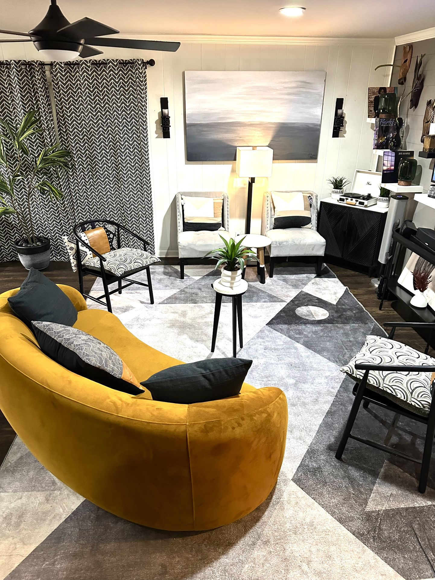 Curved sofa + 2 Chairs
