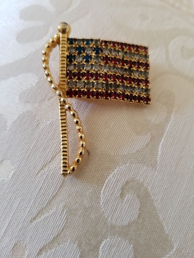 Vintage American Flag Brooch