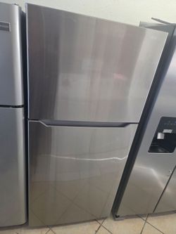 Insignia refrigerator