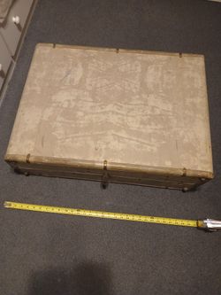 1950's Samsonite Large 29x22 Marble Cream Hardshell Luggage