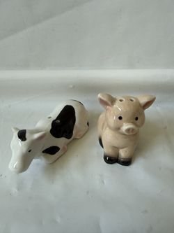 Cute Ceramic Mini Cow and Pig Salt & Pepper Shaker Set