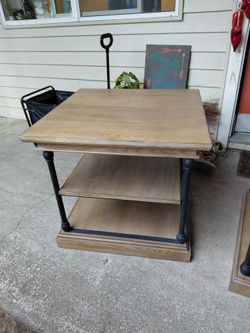 2 Large & Beautiful Sturdy End Tables