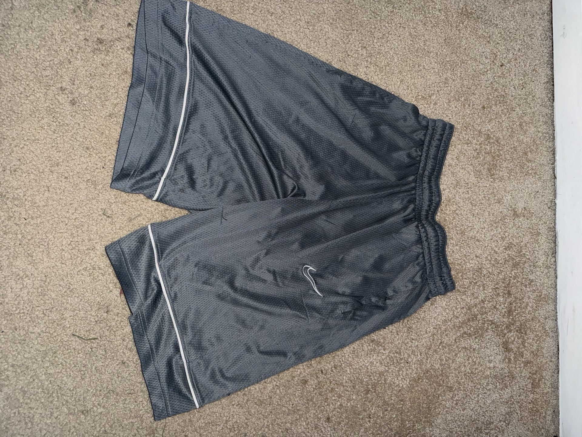 Nike Basketball Shorts, Size Medium