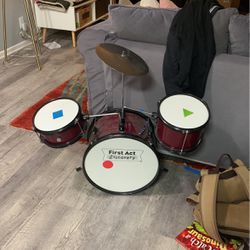 First Act Discovery Drum set