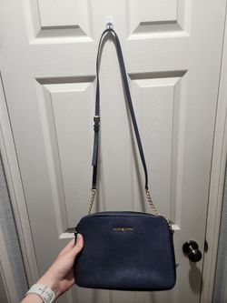 Michael kors cross body