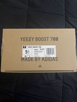 YEEZY 700