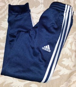 BOYS 🚫TAG SAYS SIZE 8 BUT RUNS SMALLER LIKE A SIZE 6🚫Adidas Navy Track Pants with White Stripes