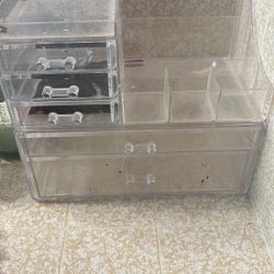 Make Up Organized 