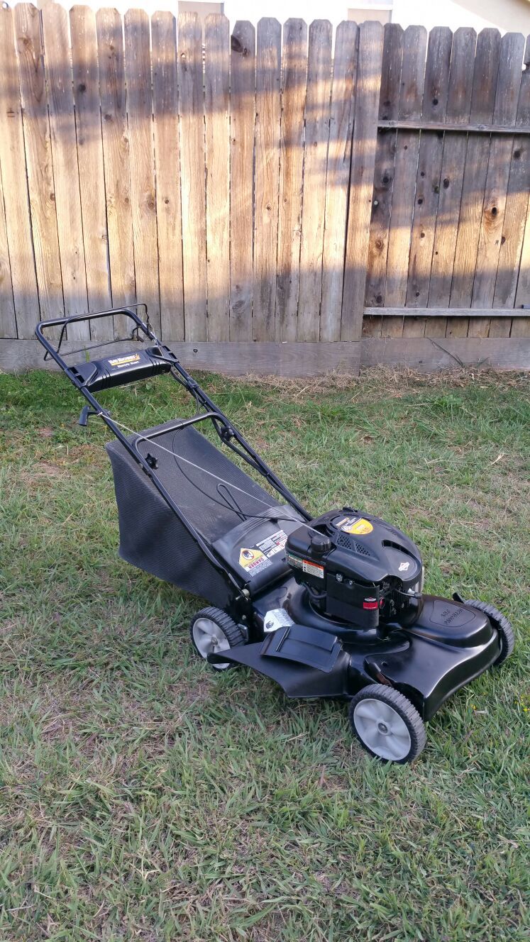 Yard Machine 6.50hp 190cc walk behind self propelled lawn mower for Sale in Sacramento CA OfferUp