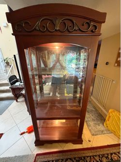 DISPLAY CABINET WITH LIGHTING
