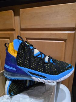 NIB Nike LeBron 18 Basketball Sneakers Men's Size 9