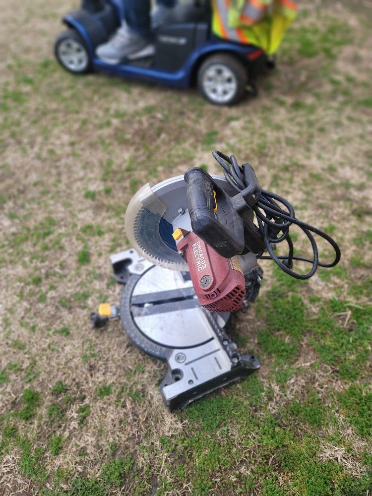 Skill Rotating Saw