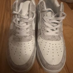 LV NIKE 9.5