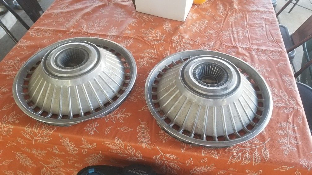 Chevy Hubcaps Clean