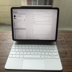 Apple Ipad Pro 11 inch 2nd Gen Space Gray WIFI + Apple Magic Keyboard and pencil Wireless Tablet