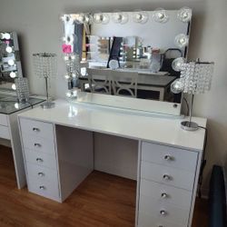 Brand New Vanity Set Solid Wood Diamond Knobs Large Drawers Smooth Rails 59 x 23 1/2 x 31H Hollywood Mirror  15 LED Builbs Adjustable Brightness Mirro