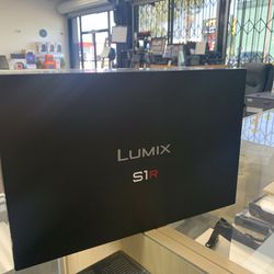 Panasonic Lumix S1R 24-105 Kit