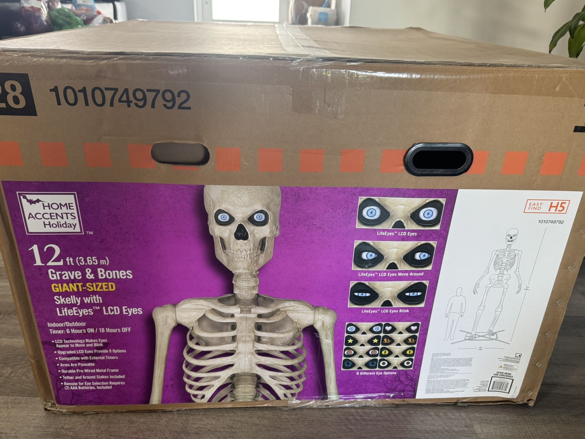 12ft Skelly With LifeEyes NEW