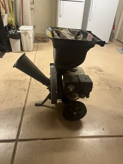 Wood chipper- Gasoline powered