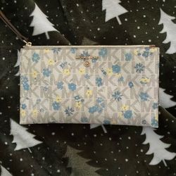 just like new , trying to get this off my hands