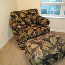 Rarely used LA-Z Boy large chair and ottoman...or B/O