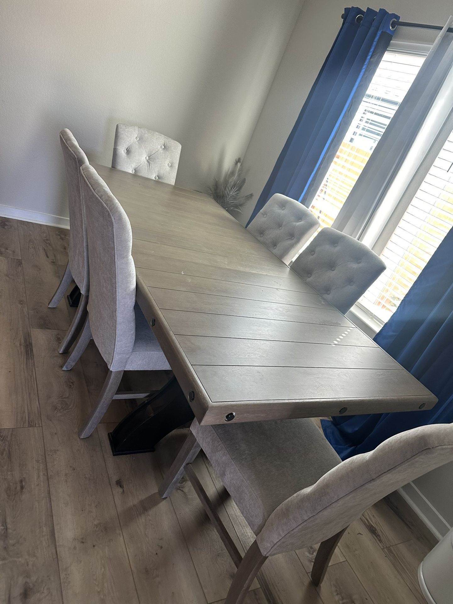 Dinning Room Table