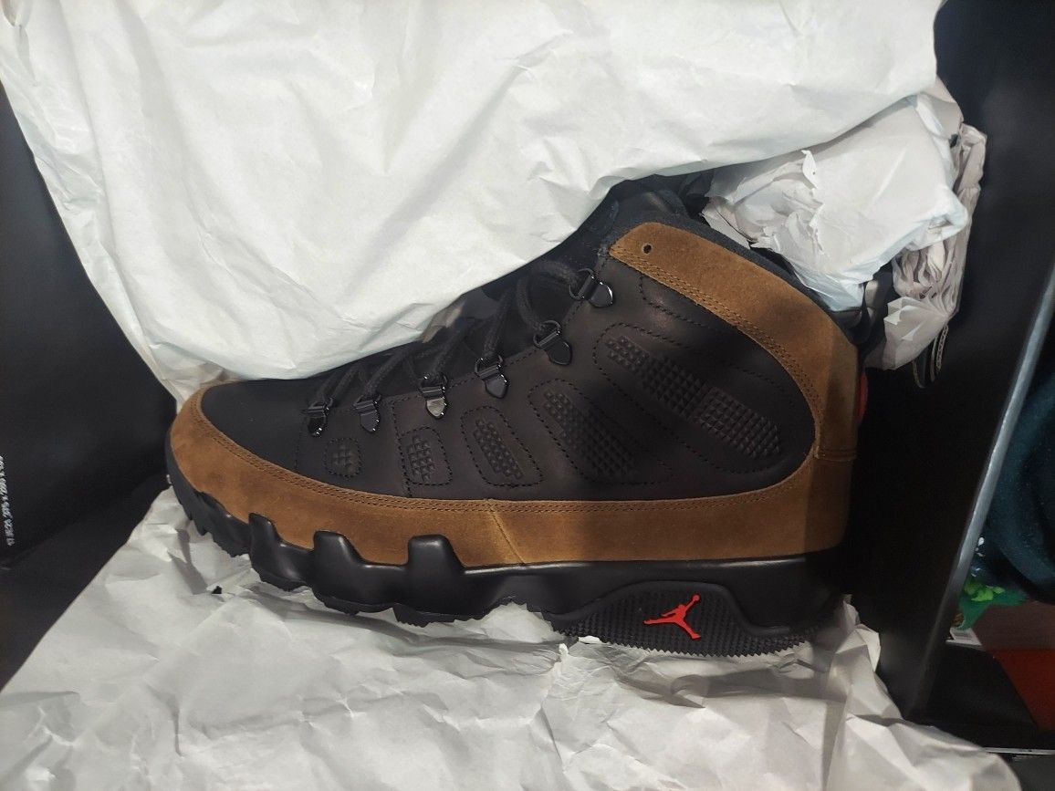 Jordan 9 Boot