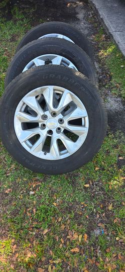 For Sale!!! A set of 4 used General Grabbers Tires 275/60R20