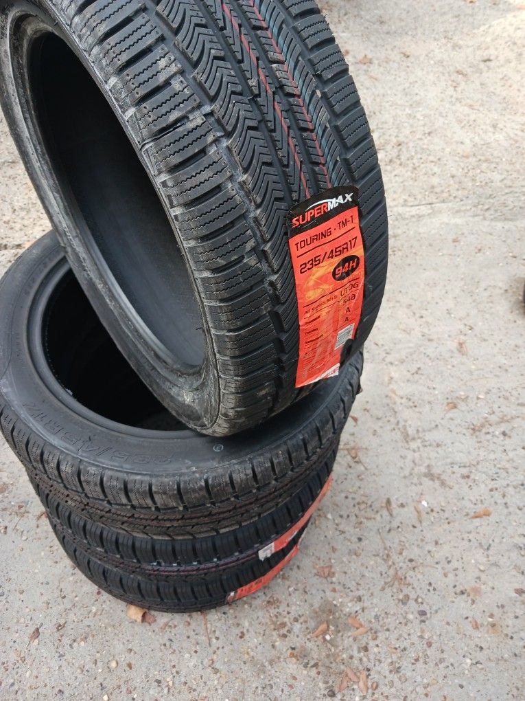 SuperMax Tires 235 45 17