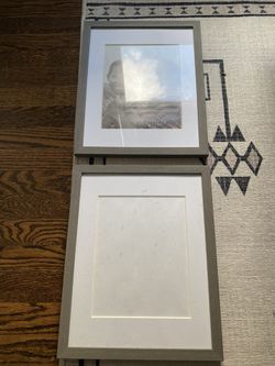 2 8x10 Frame Set