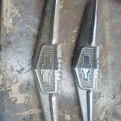 Chevy 40's hood badge